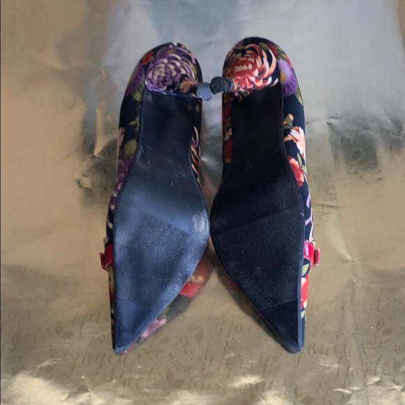 Splash 3 1/2” heels - Picture 5 of 7